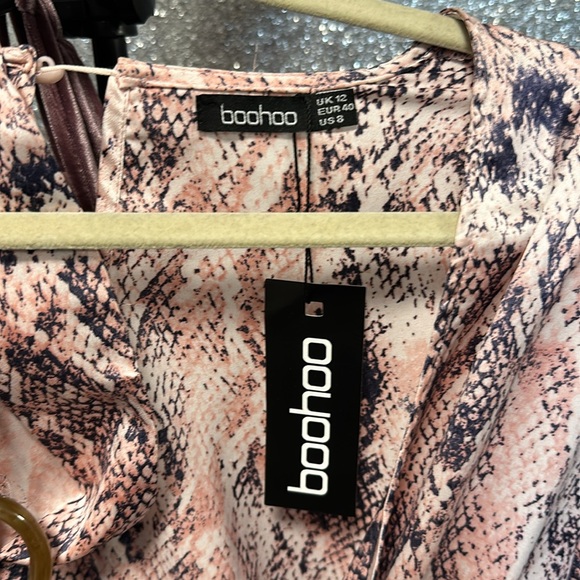 Boohoo - Satin like Snakeskin Pattern Romper - Picture 3 of 10